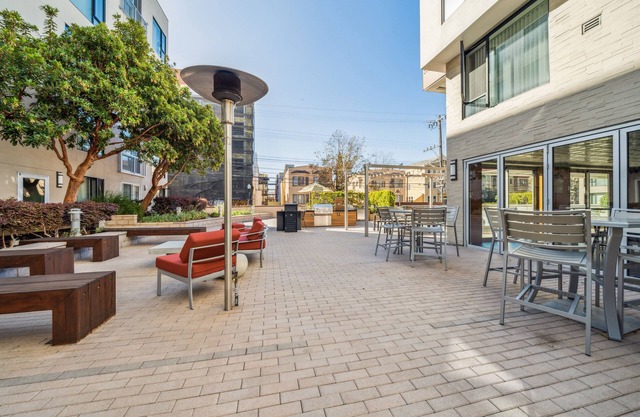 Mission 1 BR w/Office by Anyplace - 11453