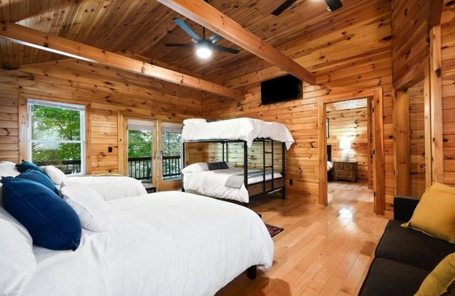 Mitchell Creek Marina Lodge 14