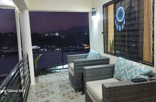 MJ Short Term Rental- Cozy Family Home Retreat