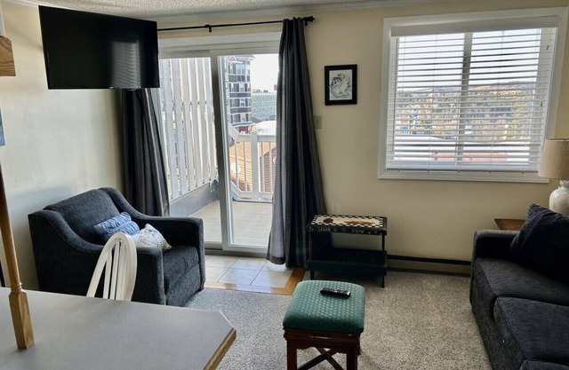 ML320 Light & Bright! Mountain View Comfortable Near Village & Lift WiFi