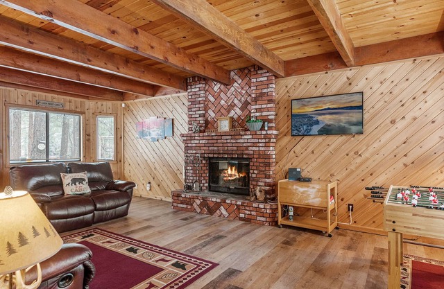 Mmy Cabin - Enjoy this super cute cabin within a short walking distance to Snow Summit
