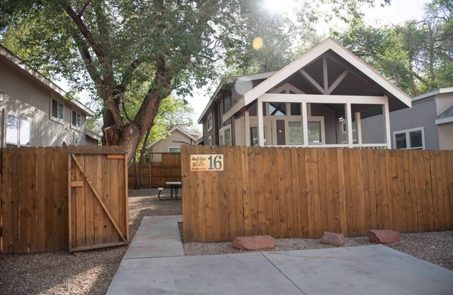Moab Rim Cabin #16