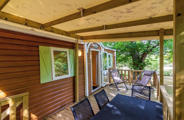 Mobile Home '4 Personnes Climatisé' with Shared Pool, Wi-Fi and Air Conditioning