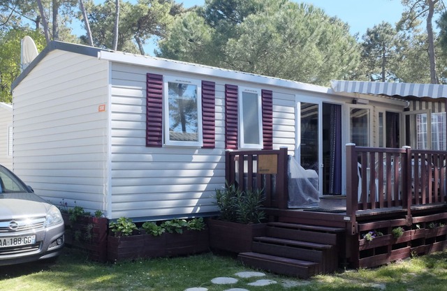 Mobile Home 4 * Nine fully equipped washing machine / Terrace 1 / 2couverte / Plancha / Televis