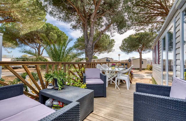 Mobile Home "Tout Confort" with Shared Pool & Private Terrace