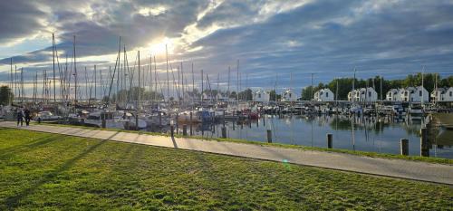 Mobilheim Marine Glück im Yachthafen Peenemünde