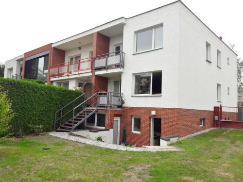 Moderní apartmán s terasou - 15 min Letiště - Parkování na pozemku zdarma