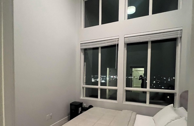 modern 1 bdrm condo steps from casino