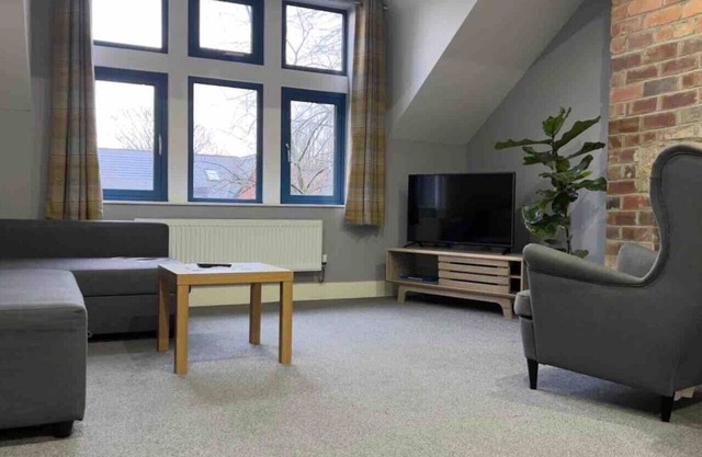 Modern 1 bed apartment on edge of city centre (6)