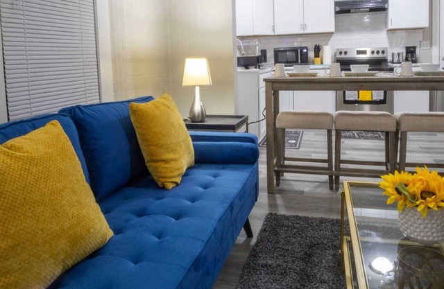 Modern 1 bedroom 1 bath apartment