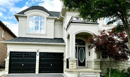 Modern 1-Bedroom Apartment - Near Airport & Toronto Downtown