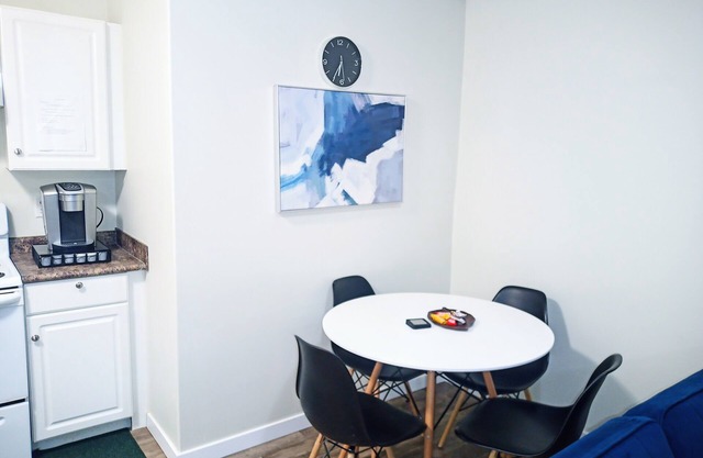 Modern 1 bedroom apartment with garage in serene Habour Landing, Regina.