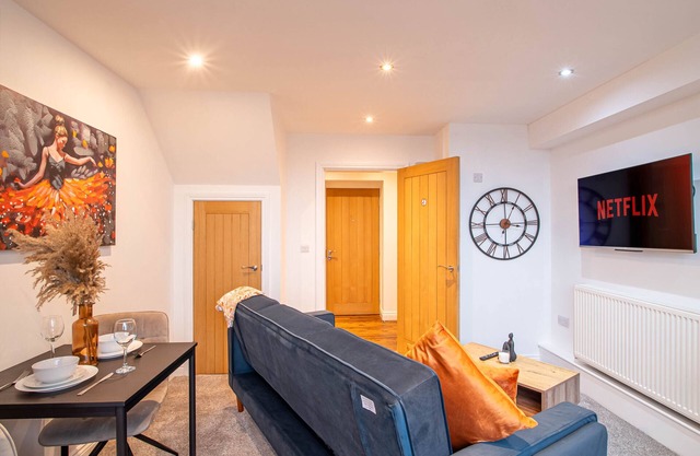 Modern 1-Bedroom Apartment w/Comfort & Style