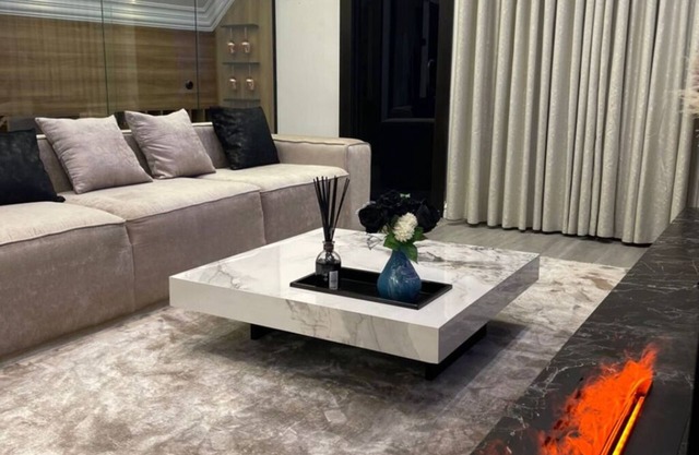 Modern 1 bedroom penthouse retreat. premium service with great views.