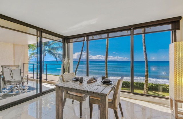 Modern 1 bedroom suite. Ceiling to floor UNOBSTRUCTED ocean views!