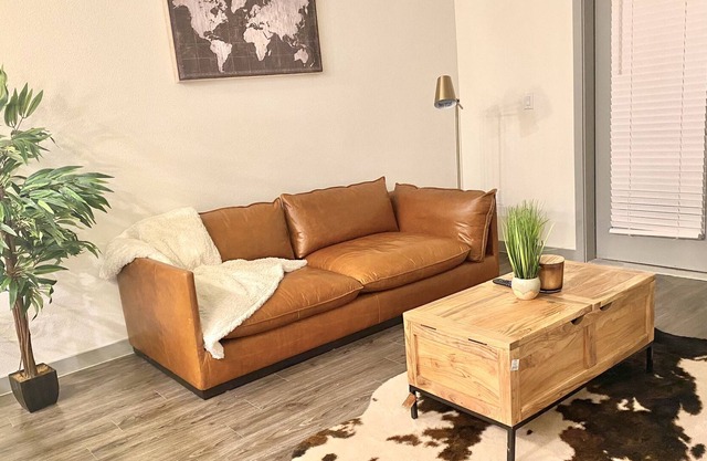 ⚡️Modern 1BR/BA Mid-Rise w/ 24hr pool+Gym⚡️