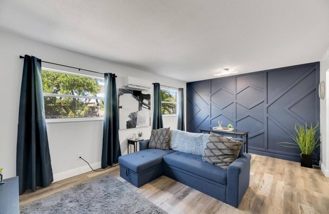 Modern 1BR Escape | Prime South Tampa Spot