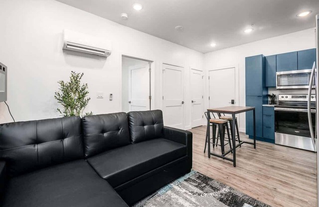 Modern 1BR Near Columbus Hotspots!