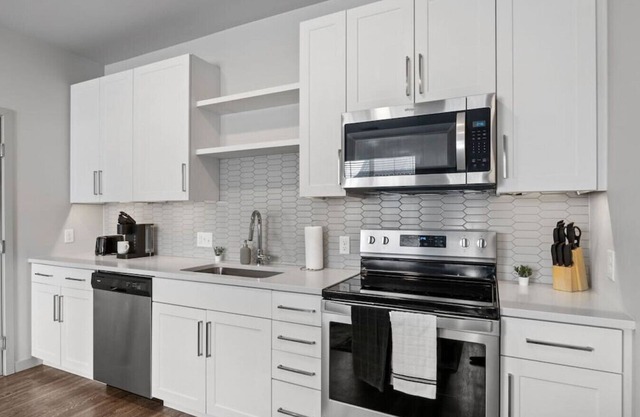 Modern 1BR Near Denver Airport!