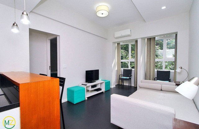 Modern 2 bdrms for 6 people 50m from the beach