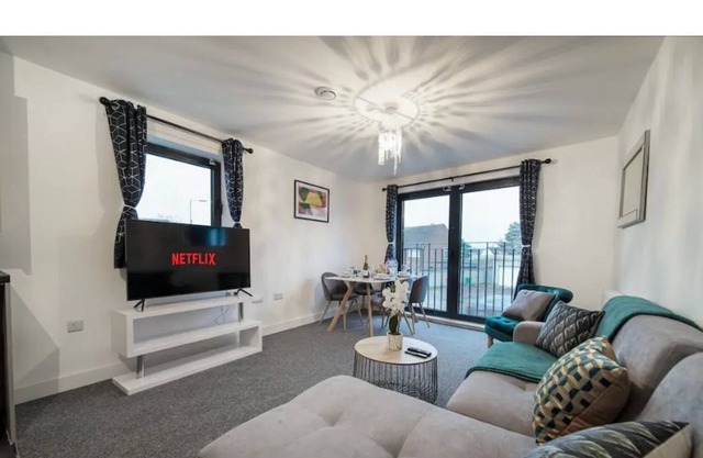 Modern 2 Bed Apartment Minutes Away From Heathrow