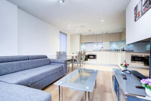 Modern 2 Bedroom 2 Bathroom Apartment 10 Mins to Excel London & Canary Wharf