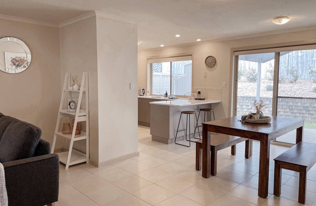 Modern 2 Bedroom Unit Close to Amenities in a Peaceful Location