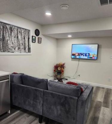 Modern 2 Bedroom Basement Suite Chappelle Edmonton