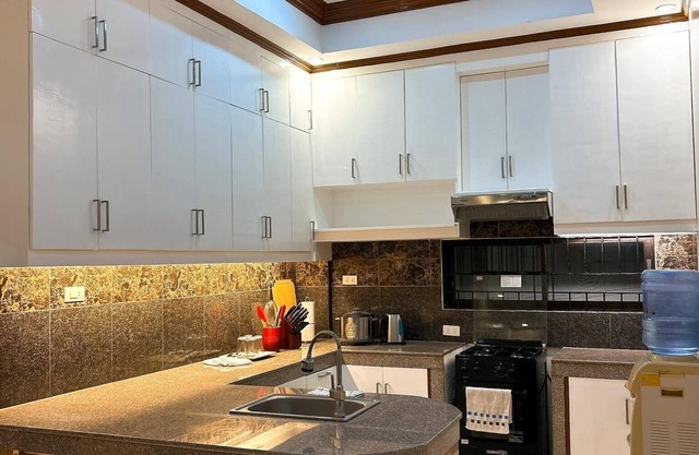 Modern 2 BR House -10min to Beach and Mountainn