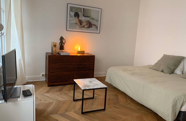 Modern 2-room apartment Avenue des Ternes