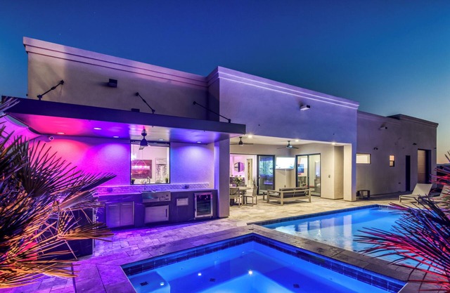 Modern 2021 New Construction Luxury Home 1 Min from Lake. Better than W hotel