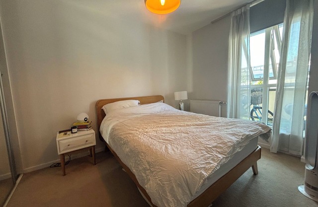Modern 2BD Flat in Mile End with Private Balcony