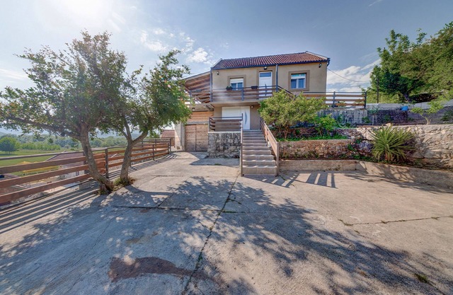 Modern 2BDR Holiday Home in Skadar lake vicinity
