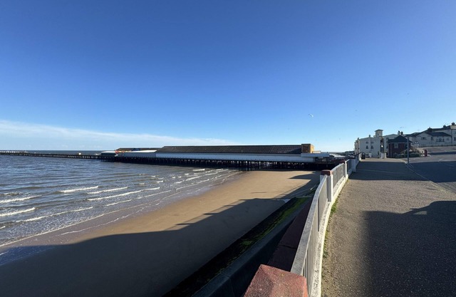 Modern 2Bed overlooking the Sea in Walton