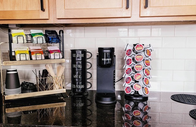 Modern 2BR Near Downtown – 6 Min Walk