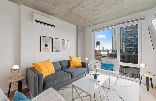 Modern 2BR Retreat Near Old Town & Lincoln Park