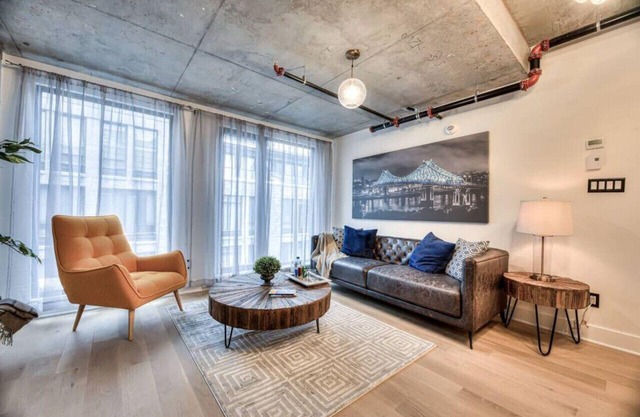 Modern 2BR Suite Old Montreal F3