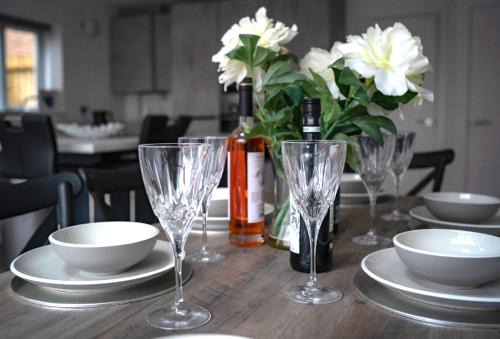 Modern 3-Bed Home with Large Parking Space a Short Walk to Cardiff Bay or City Centre Contractor Friendly"