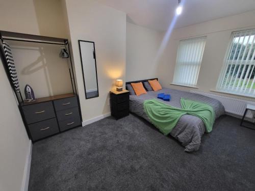 Modern 3-Bedroom House w Private Parking