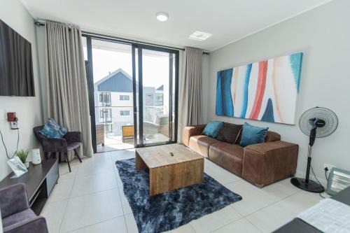 Modern 3 Bedroom Near The Beachfront