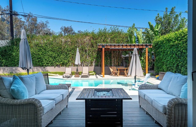 Modern 3 bedroom pool house with above ground hot tub, big backyard