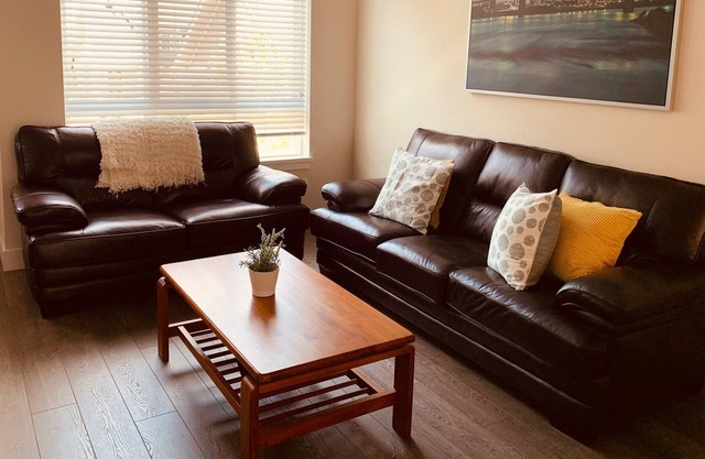 Modern 3 BR Home Near Tsawwassen Mills/Ferry