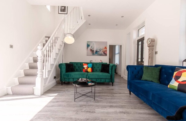 Modern 3Bedroom house close City