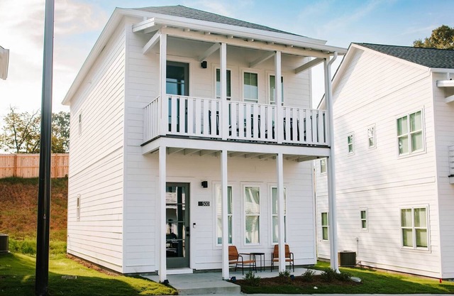 Modern 3BR DAWGout by MHM Luxury Properties