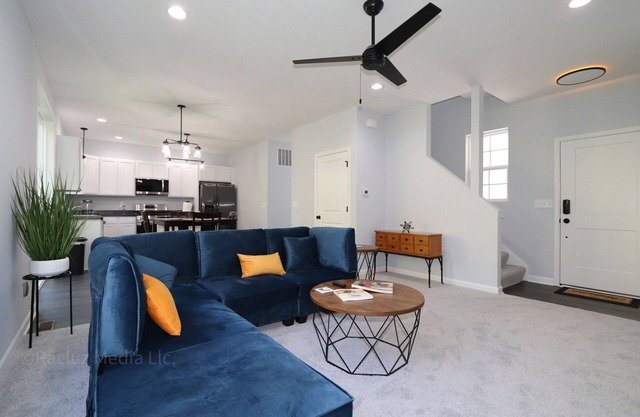 Modern 3BR Near Downtown & MSU