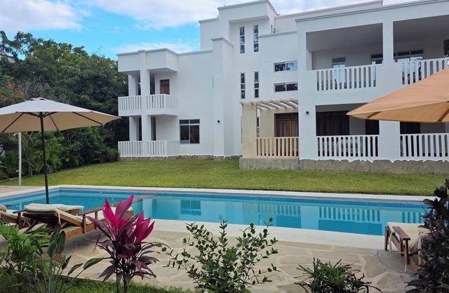 Modern 4-Bedroom Villa with Rooftop & Beach Access – Diani
