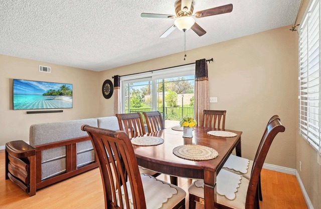 Modern 4B Retreat with Cozy Decor