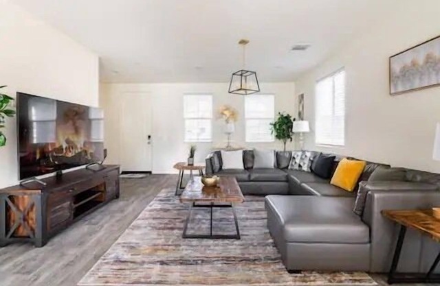 Modern 4BR Getaway Spa Perfect for Work & Family