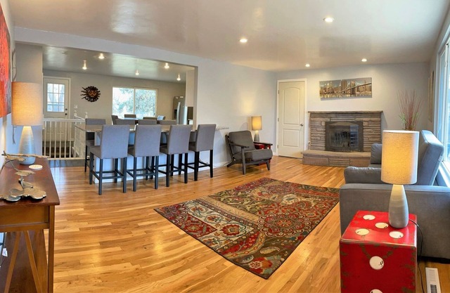 Modern 7-Bedroom Home Just South of Downtown