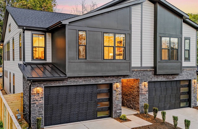 Modern 8BR Uptown & Camp North End Home, 2 Sports-Themed Game Rooms - Sleeps 20+